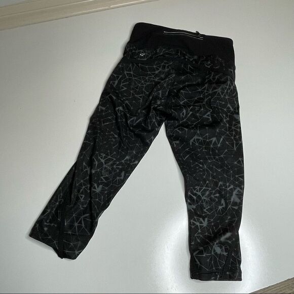 Lululemon Black and Gray Constellation Leggings in Size 4 - Picture 9 of 9